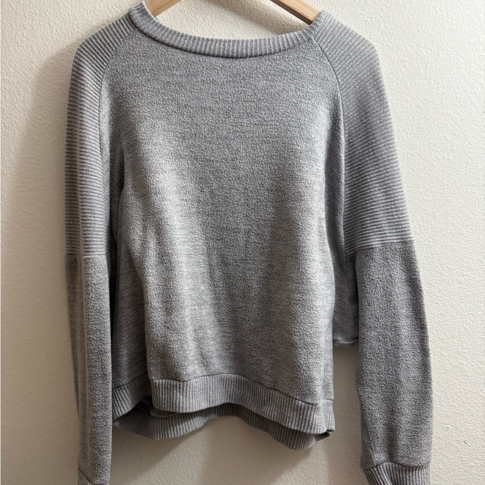 Women’s sweater bundle - Picture 5 of 12